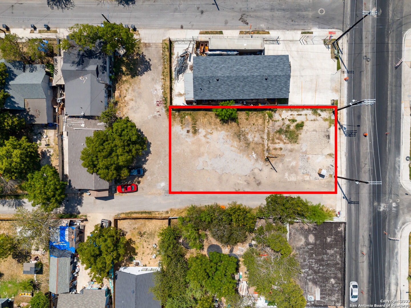 Property Photo: 920 N New Braunfels Ave TX 78202