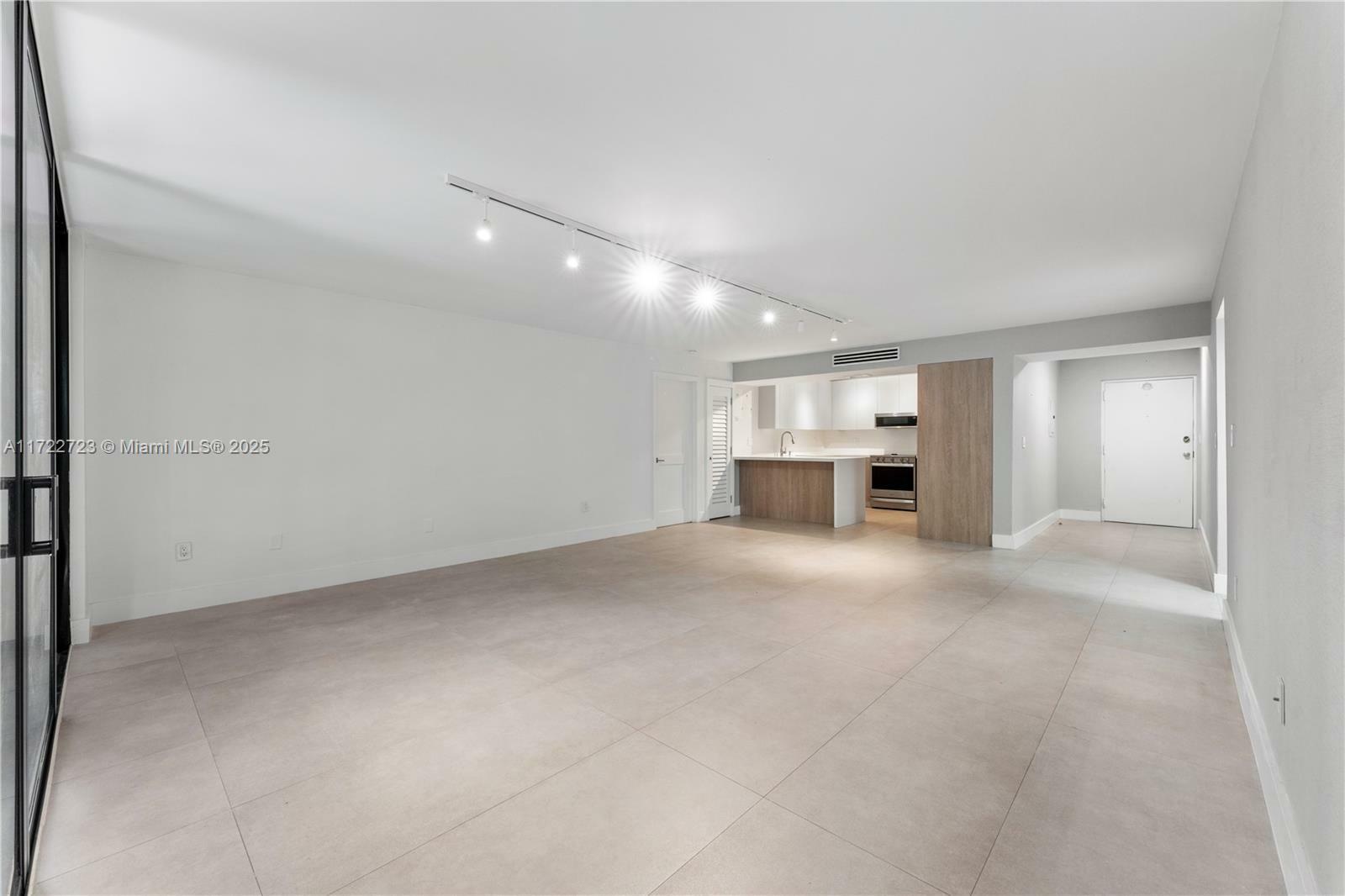 Property Photo: 55 Ocean Lane Dr 1031 FL 33149
