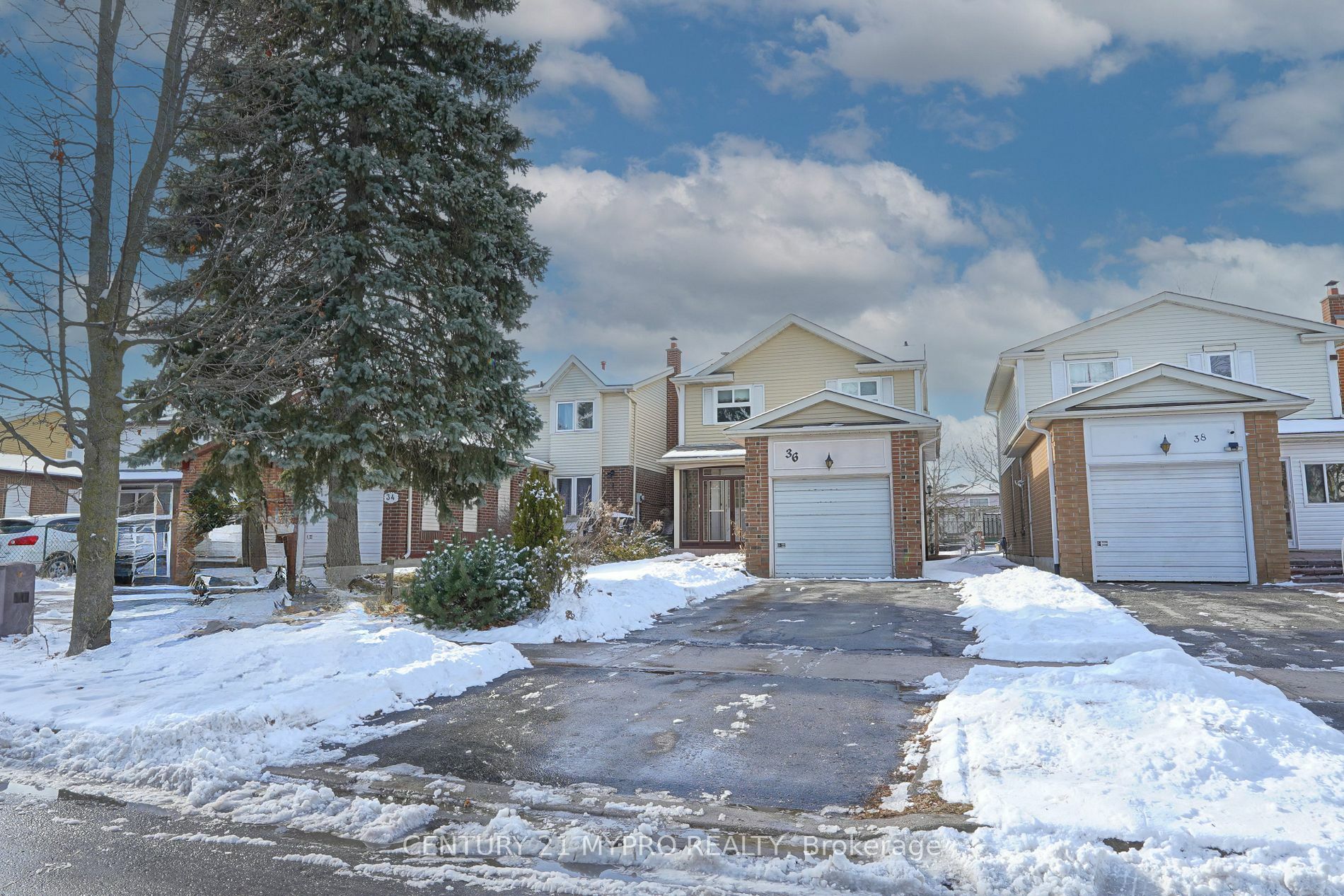 Property Photo:  36 Oakhaven Dr  ON M1V 1X9 