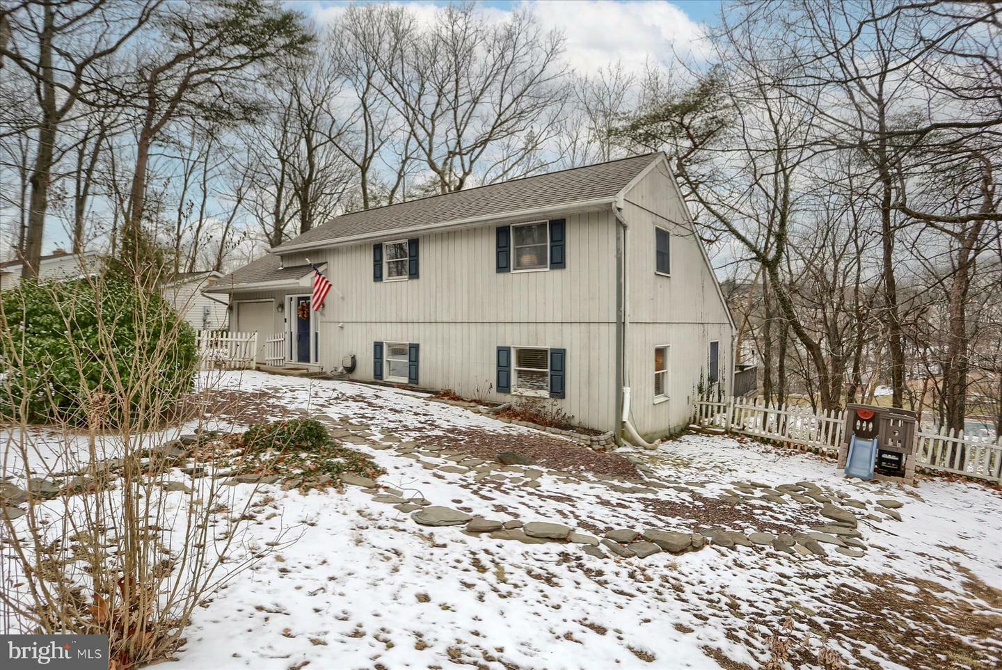 Property Photo:  105 Sharon Road  PA 17025 