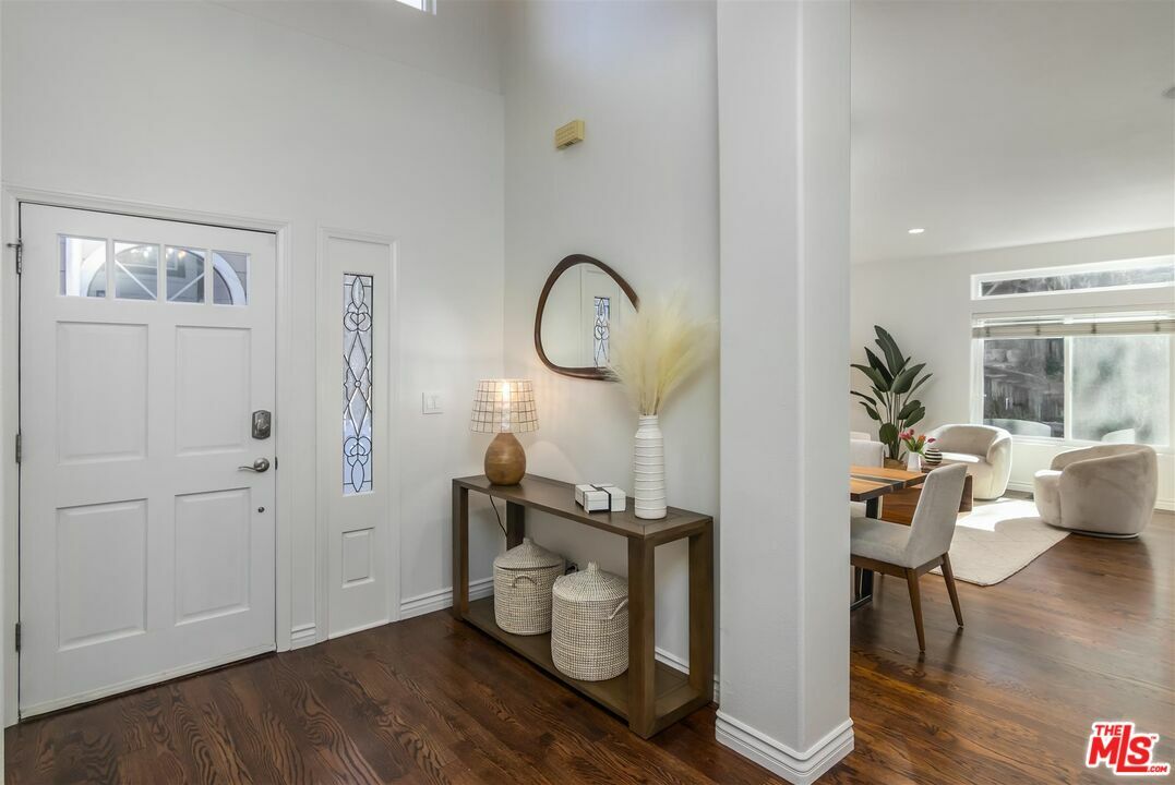 Property Photo:  6929   Treasure Trl  CA 90068 