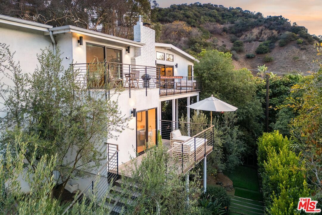 Property Photo: 2785 Laurel Canyon Pl CA 90046