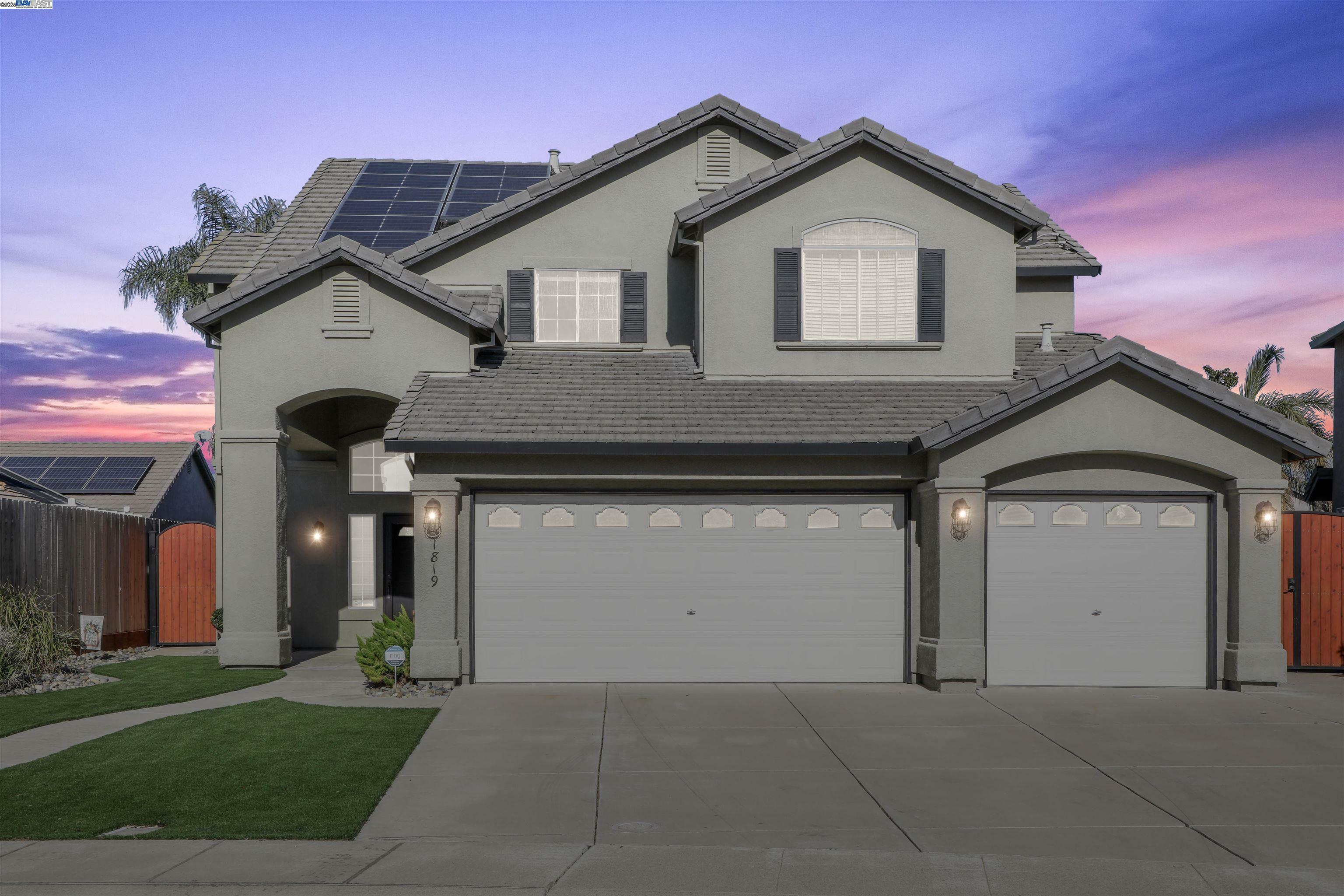 Property Photo: 1819 Picadilly Way CA 95336