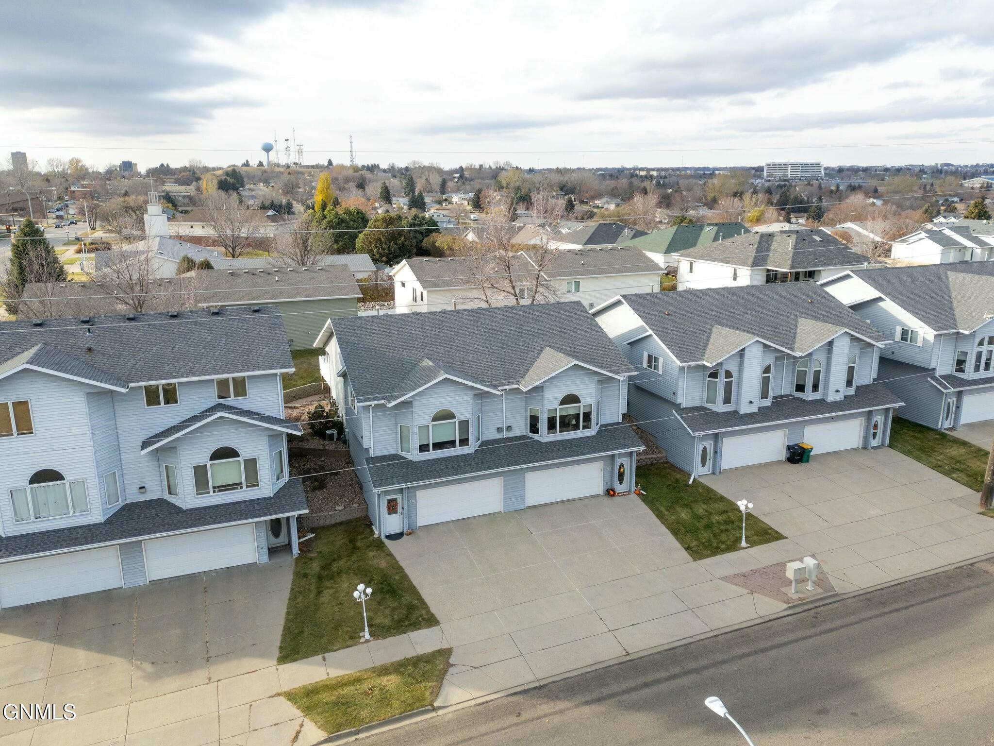 Property Photo:  1720 26th Street  ND 58501 