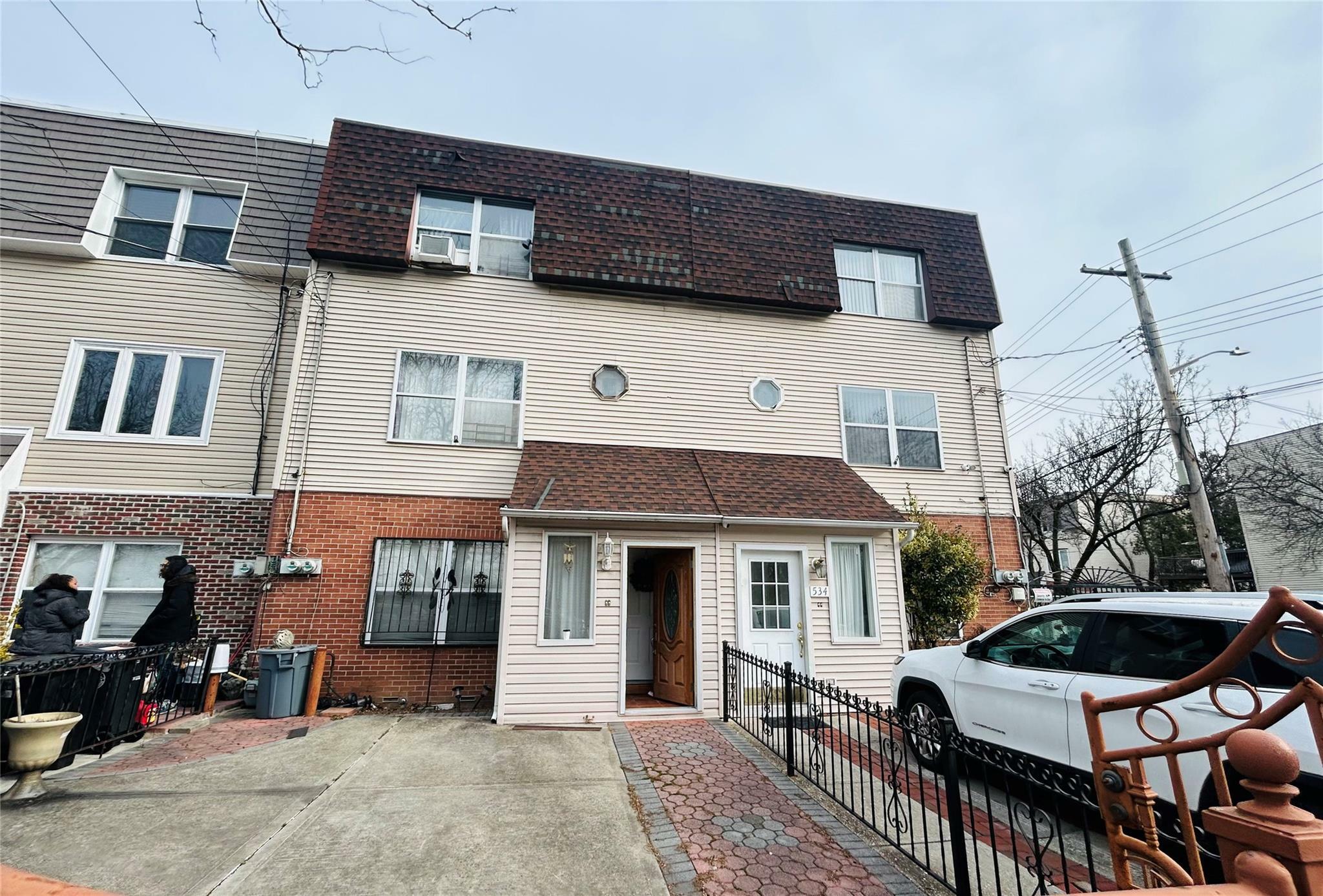 Property Photo:  536 Pugsley Avenue  NY 10473 