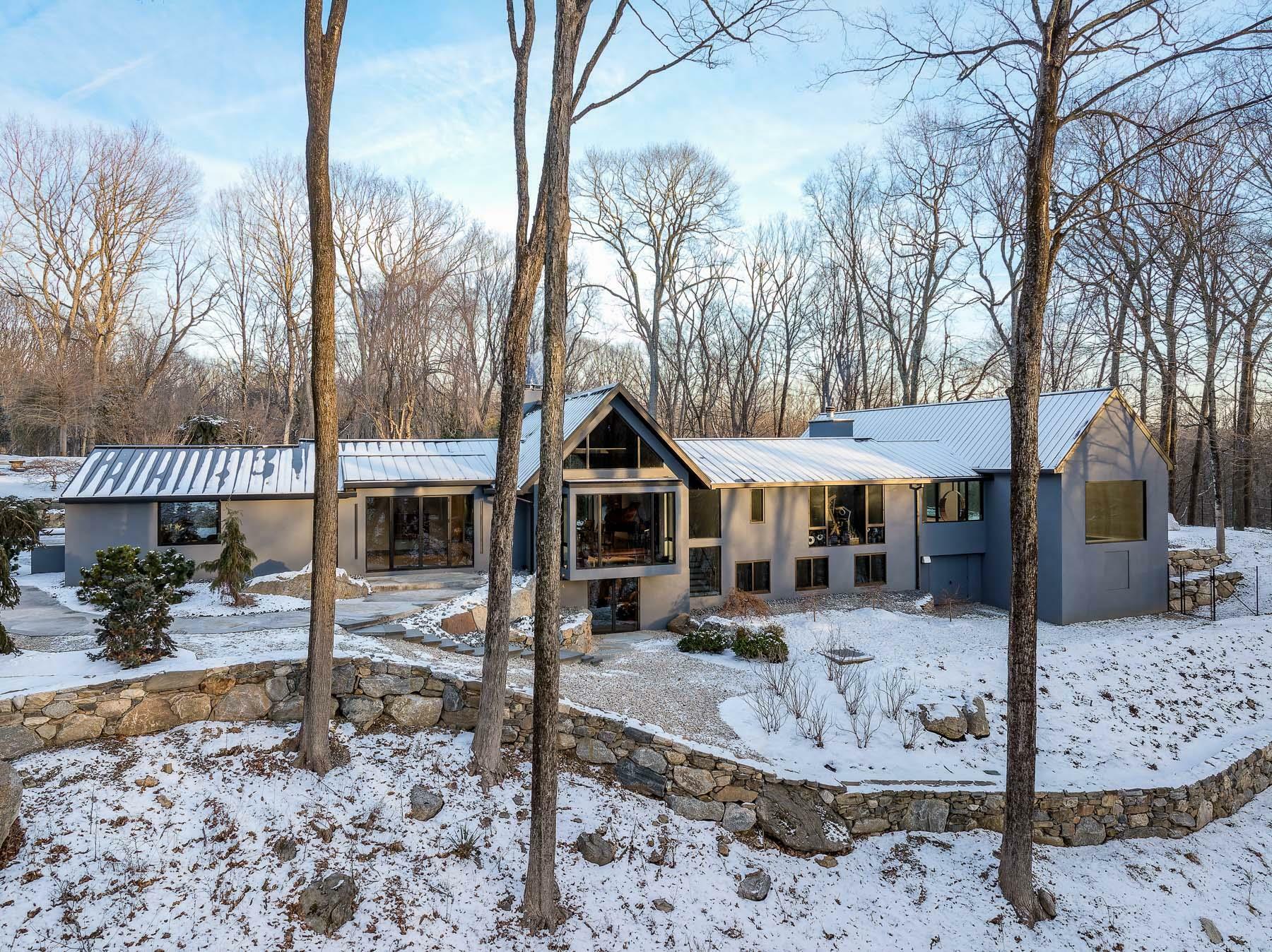 Property Photo:  49 Indian Hill Road  NY 10576 