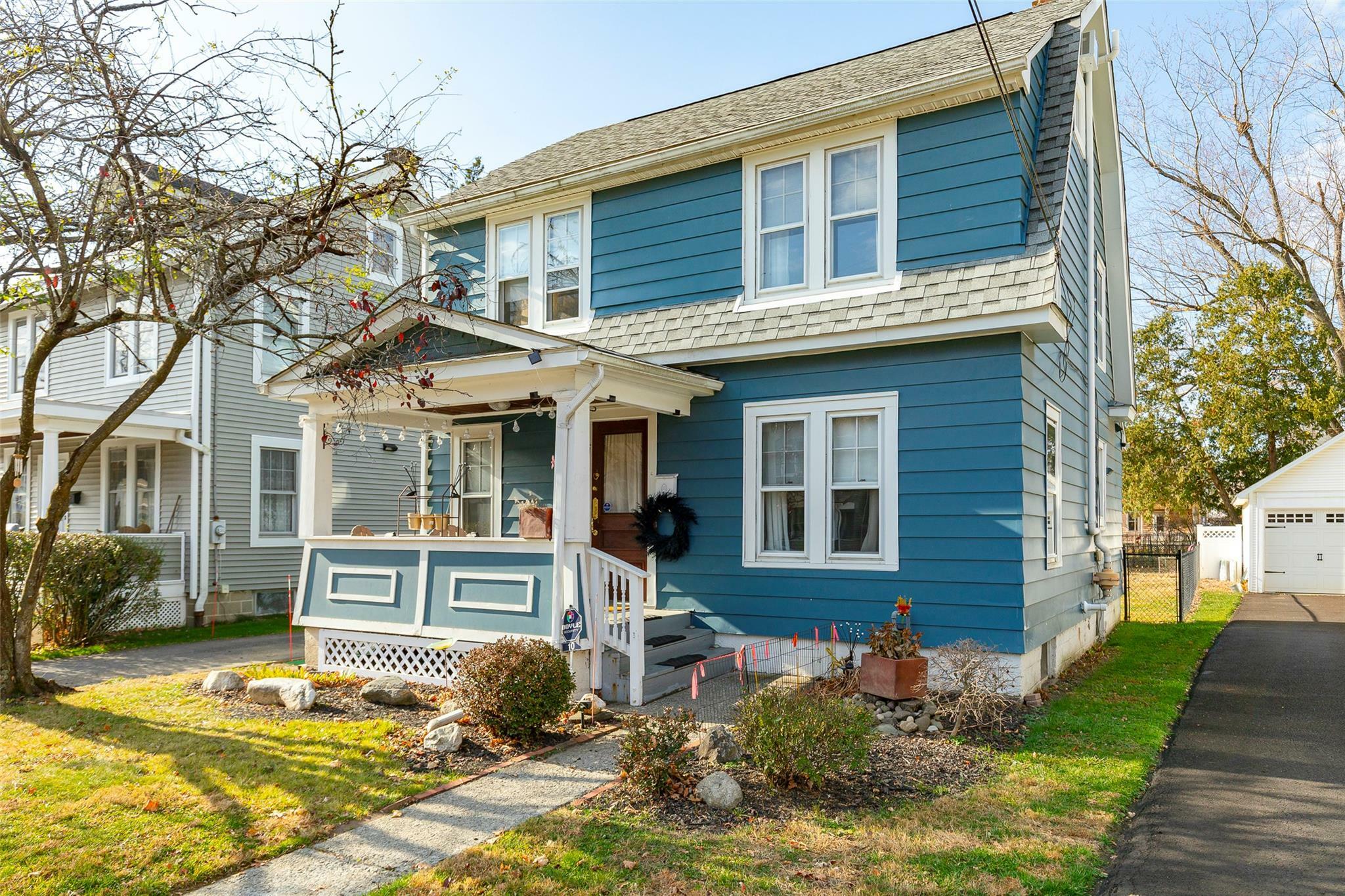 Property Photo:  10 Oakwood Boulevard  NY 12603 