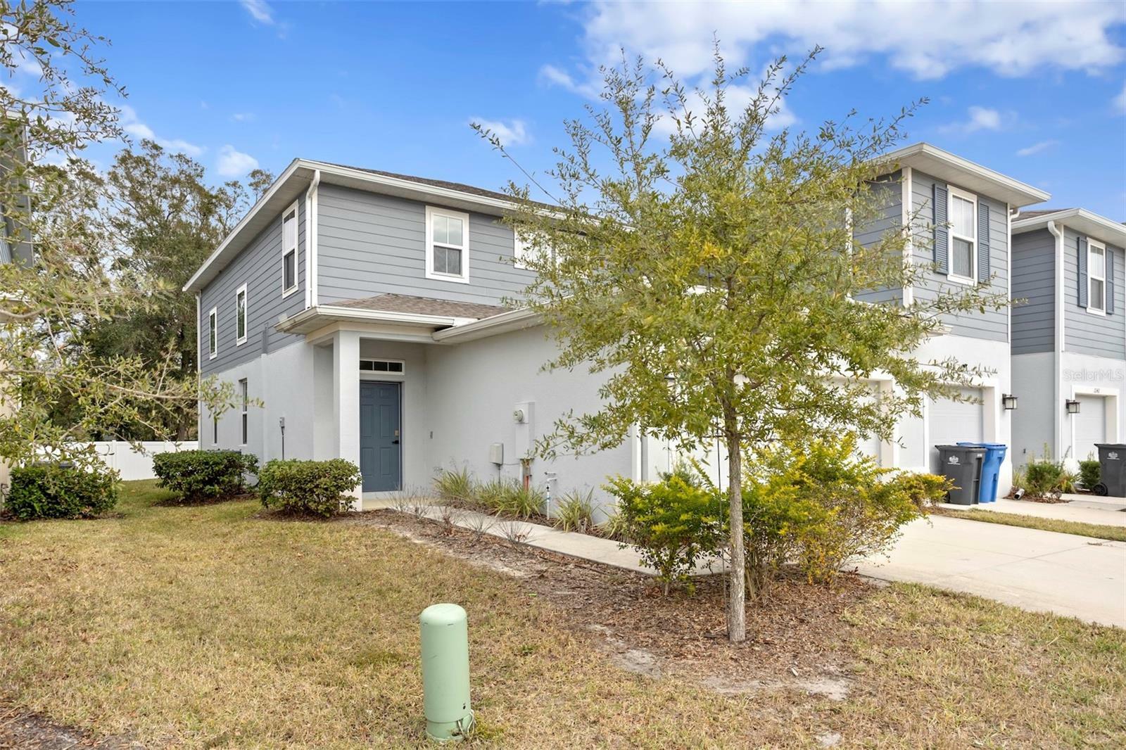 Property Photo:  2146 Laceflower Drive  FL 33510 