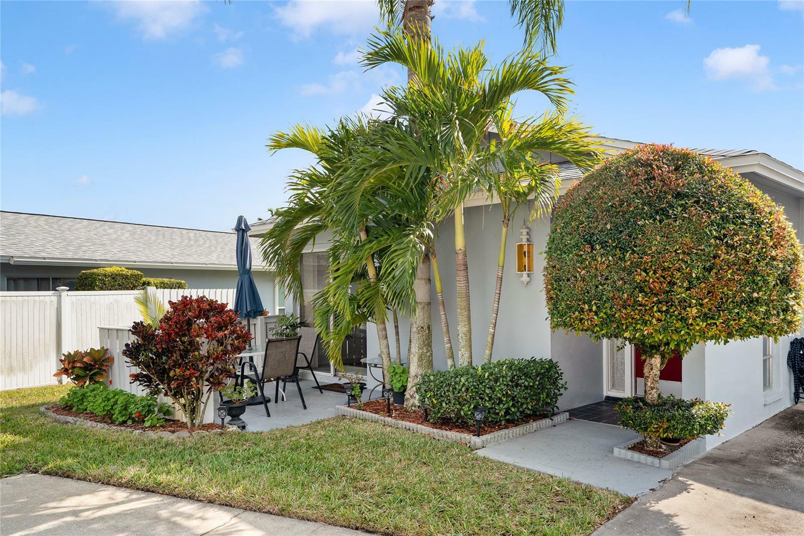 Property Photo:  1606 Berwick Court C  FL 34684 