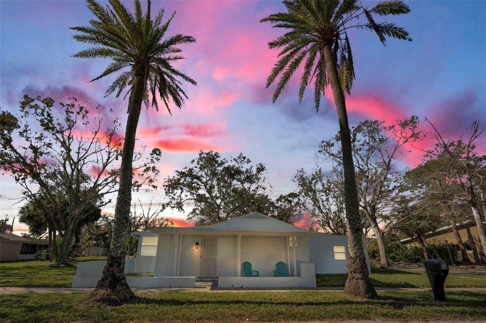 Property Photo: 402 Pineapple Street FL 34689