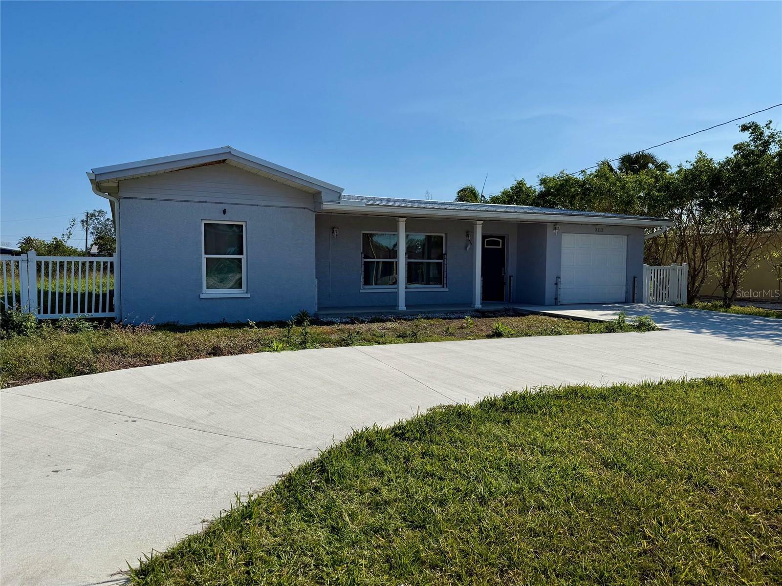 Property Photo:  3112 Magnolia Way  FL 33950 