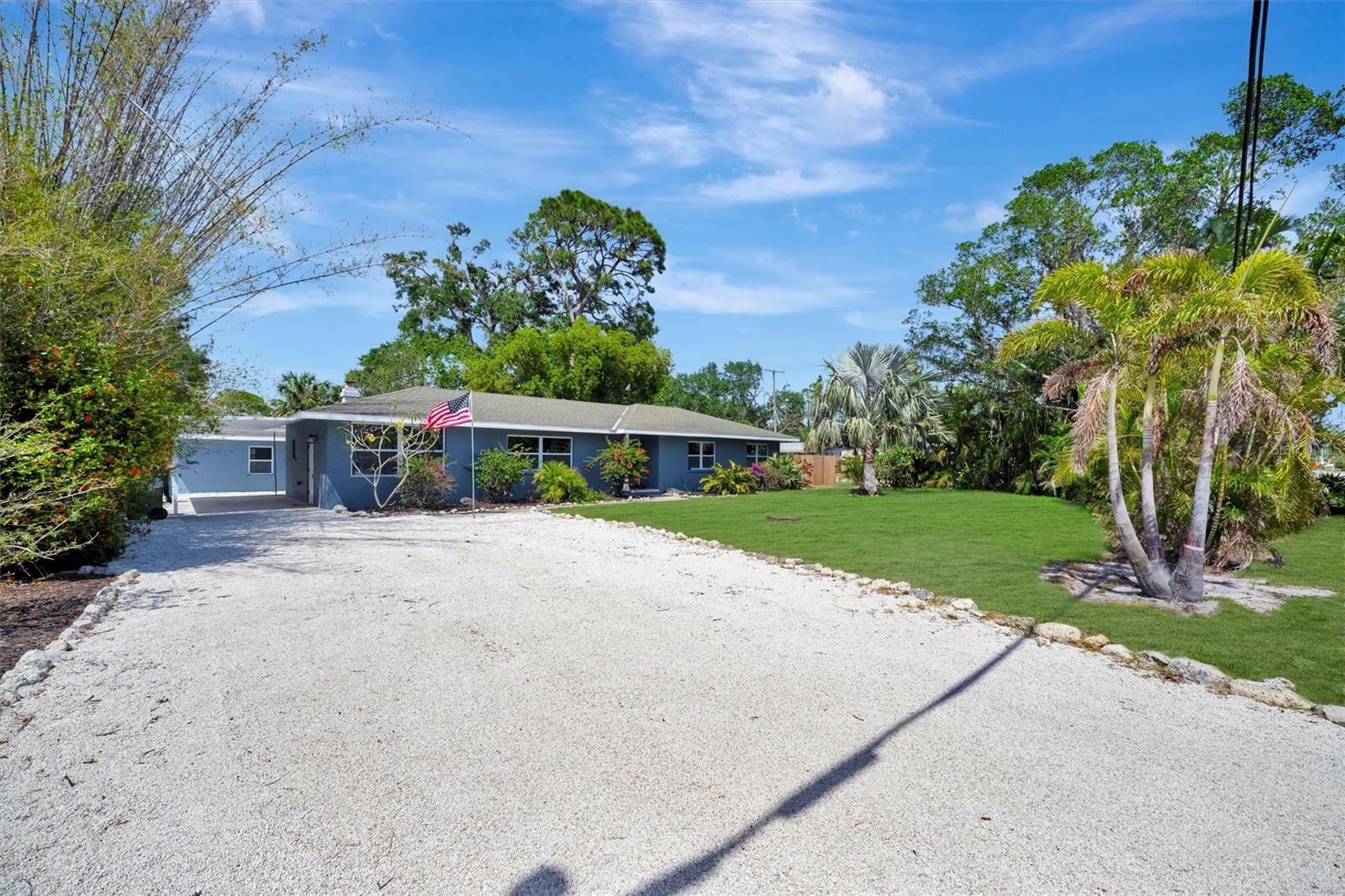 Property Photo: 3902 11th Avenue W FL 34205