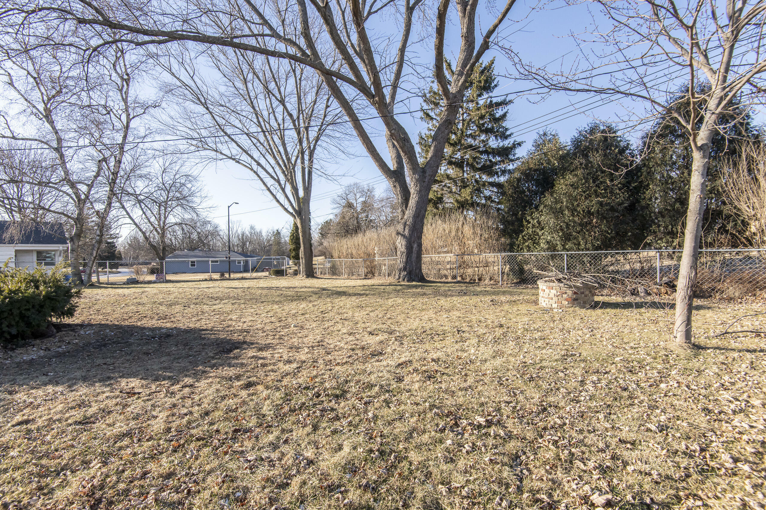 Property Photo:  5402 Lakeview Dr  WI 53129 