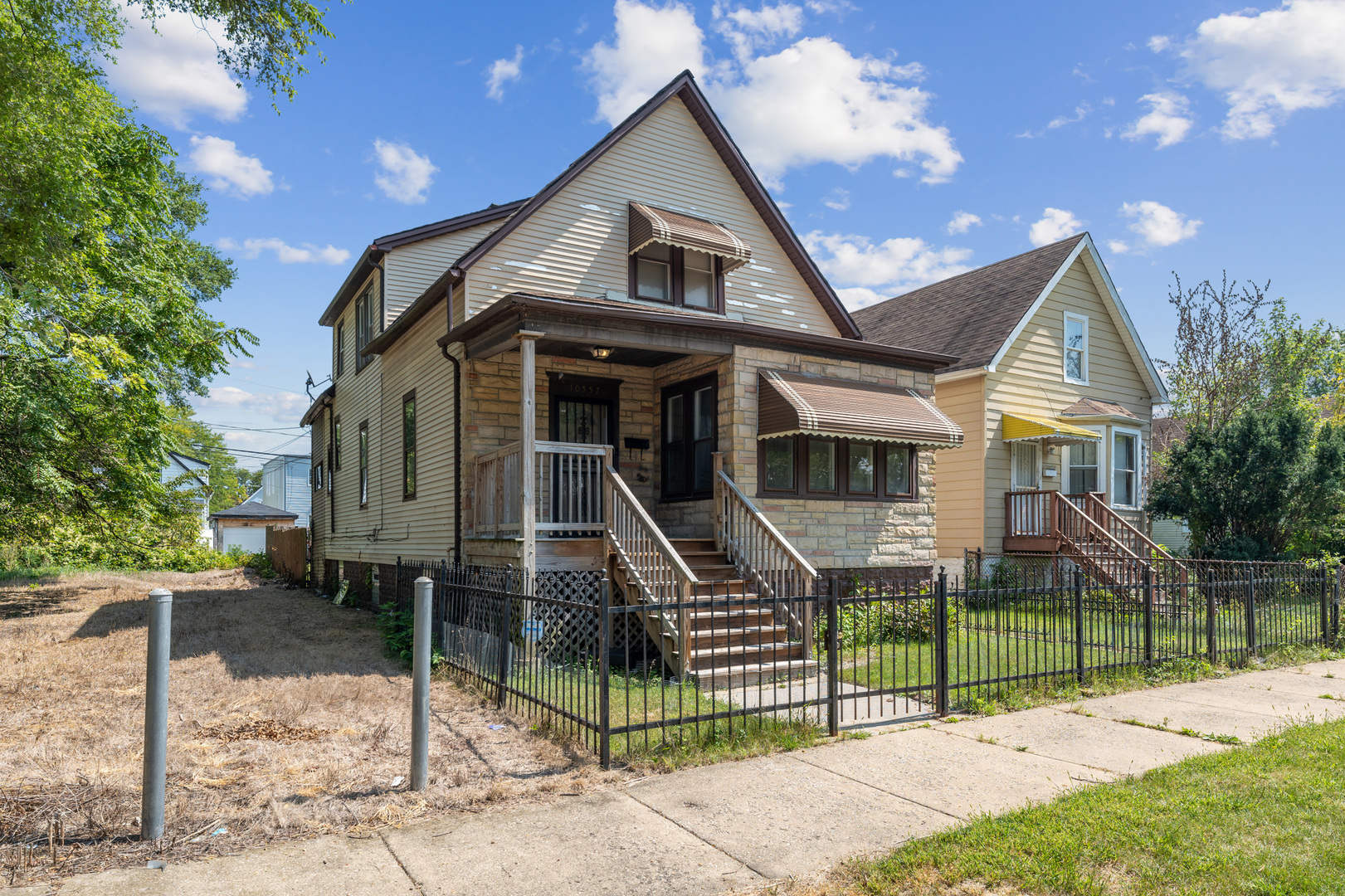 Property Photo:  10557 S Perry Avenue  IL 60628 