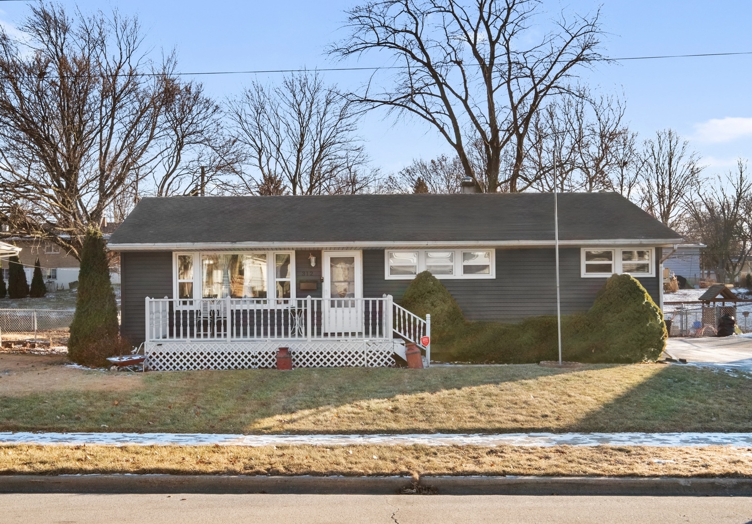 Property Photo: 312 W Taylor Street IL 60115