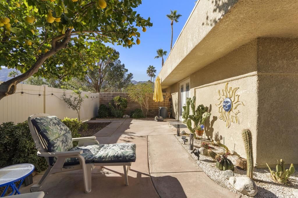 Property Photo: 1433 Sunflower Circle N CA 92262