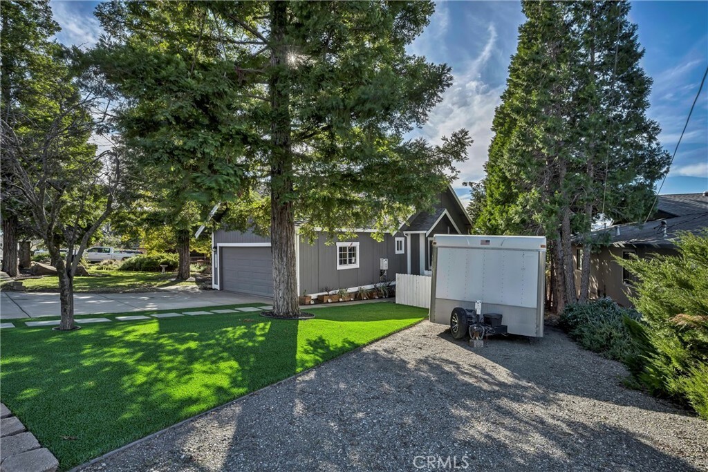 Property Photo:  17171 Squirrelhill Road  CA 95467 