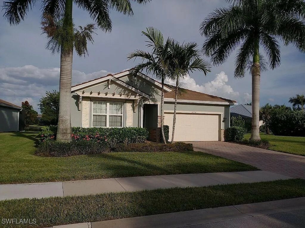 Property Photo:  14658 Topsail Drive  FL 34114 