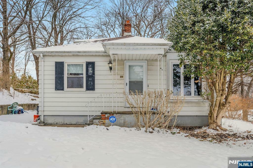 Property Photo:  21 Fairview Avenue  NJ 07506 