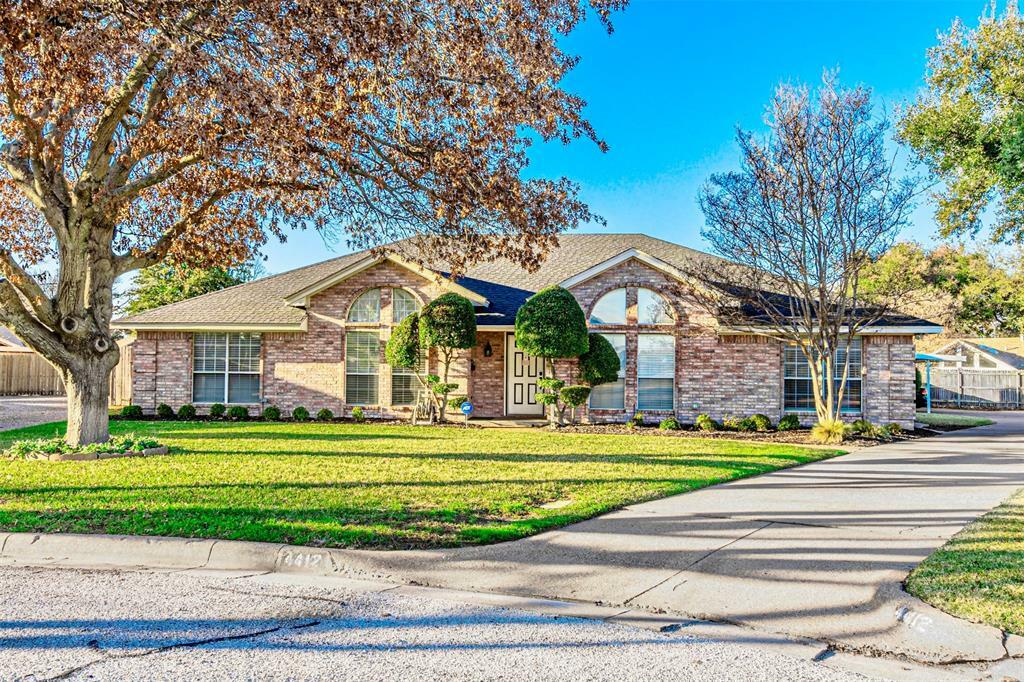 Property Photo: 4412 Altamesa Boulevard TX 76133