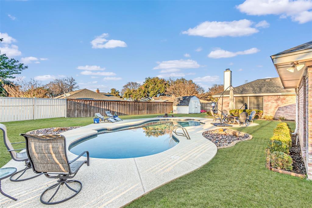 Property Photo: 4412 Altamesa Boulevard TX 76133