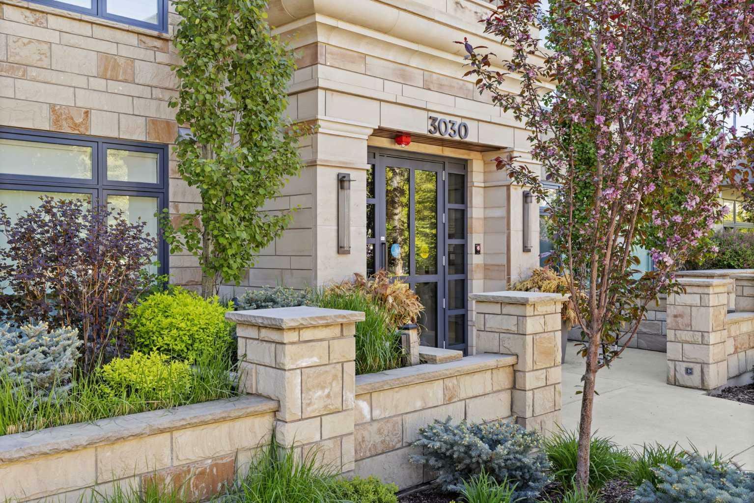 Property Photo: 3030 17 Street SW 204 AB T2T 6X3