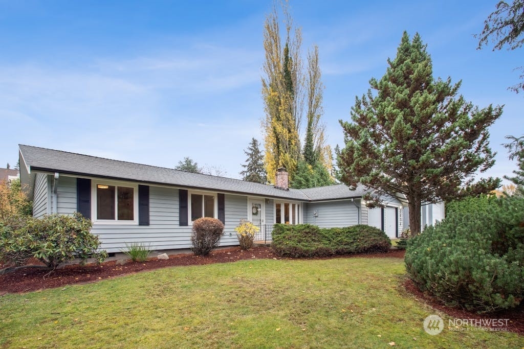 Property Photo:  2414  Jones Avenue NE  WA 98056 