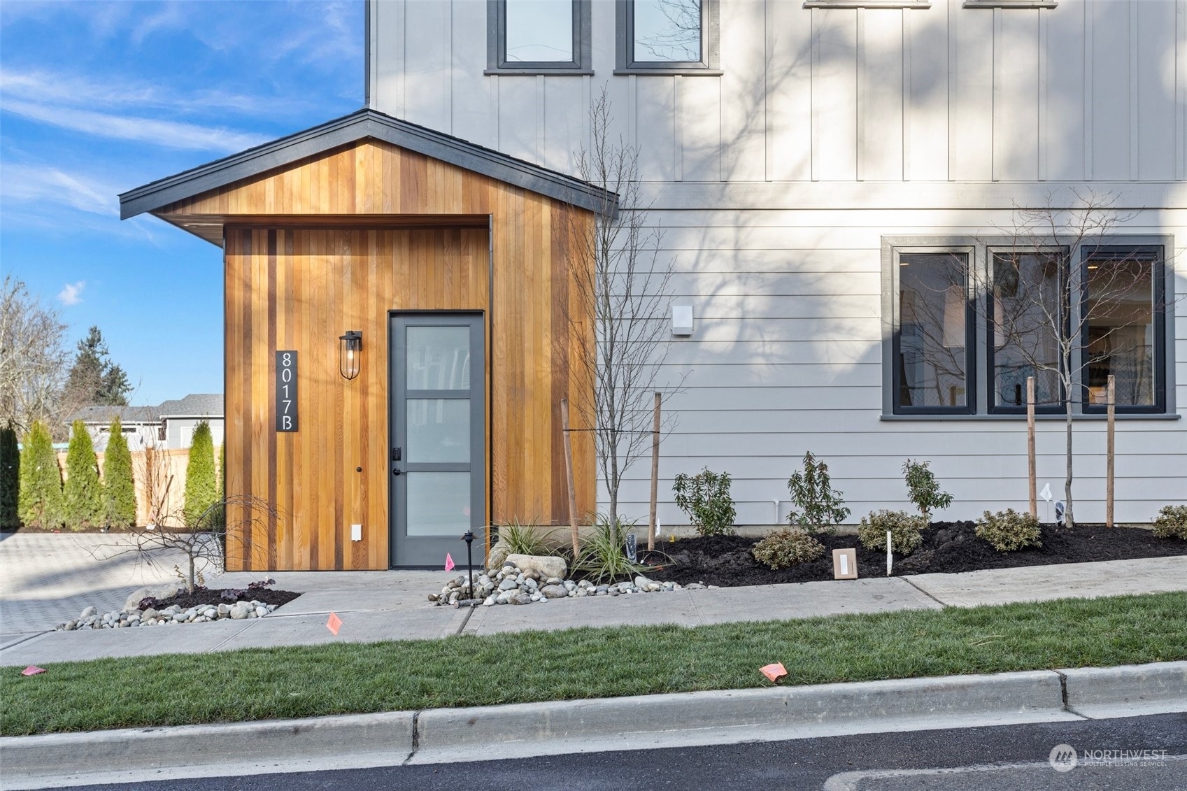 Property Photo: 8017 126th Avenue NE B WA 98033