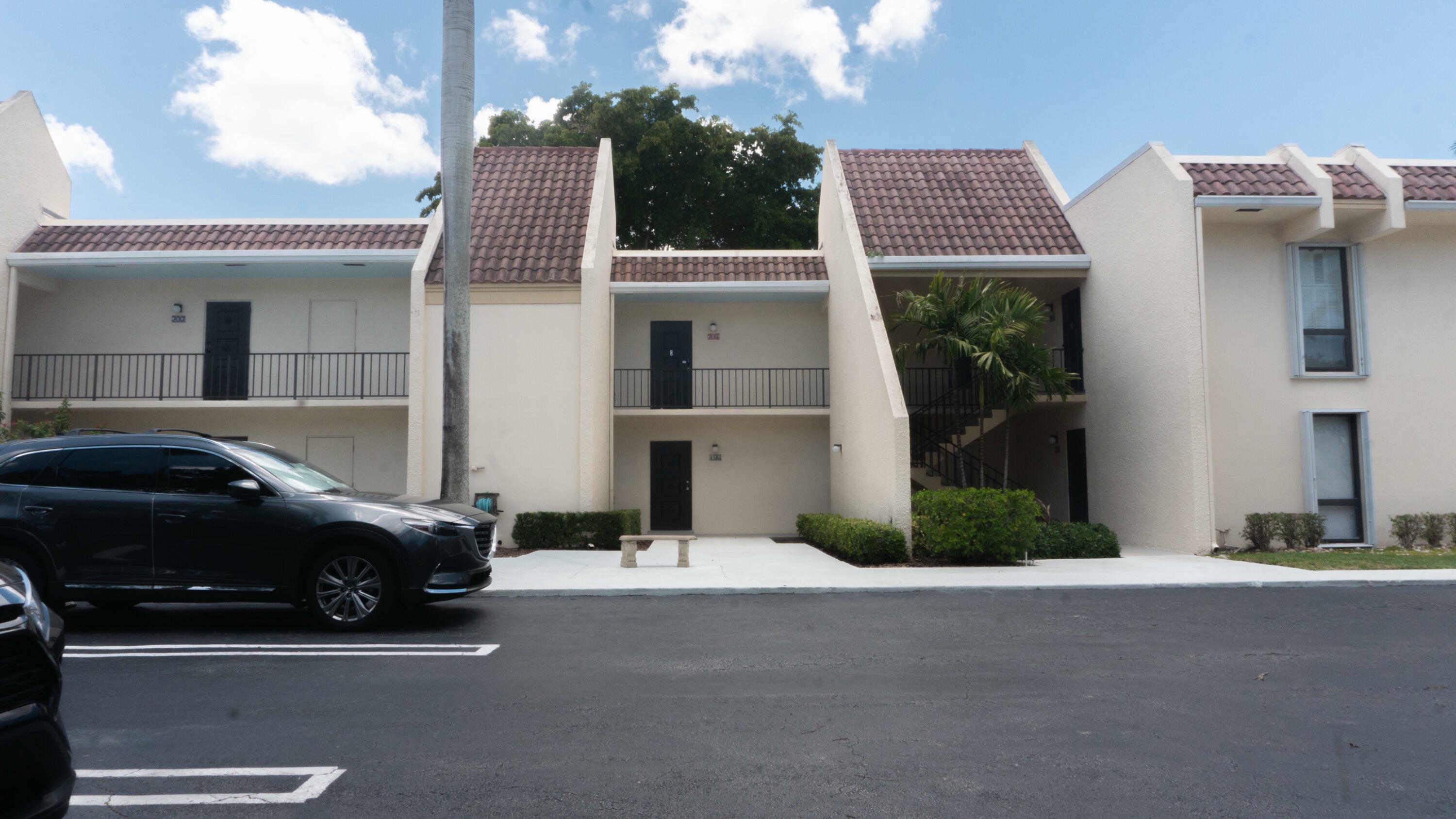 Property Photo:  1731 Presidential Way C-203  FL 33401 