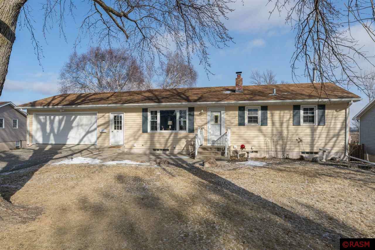 Property Photo:  912 Hillside Lane  MN 56074 