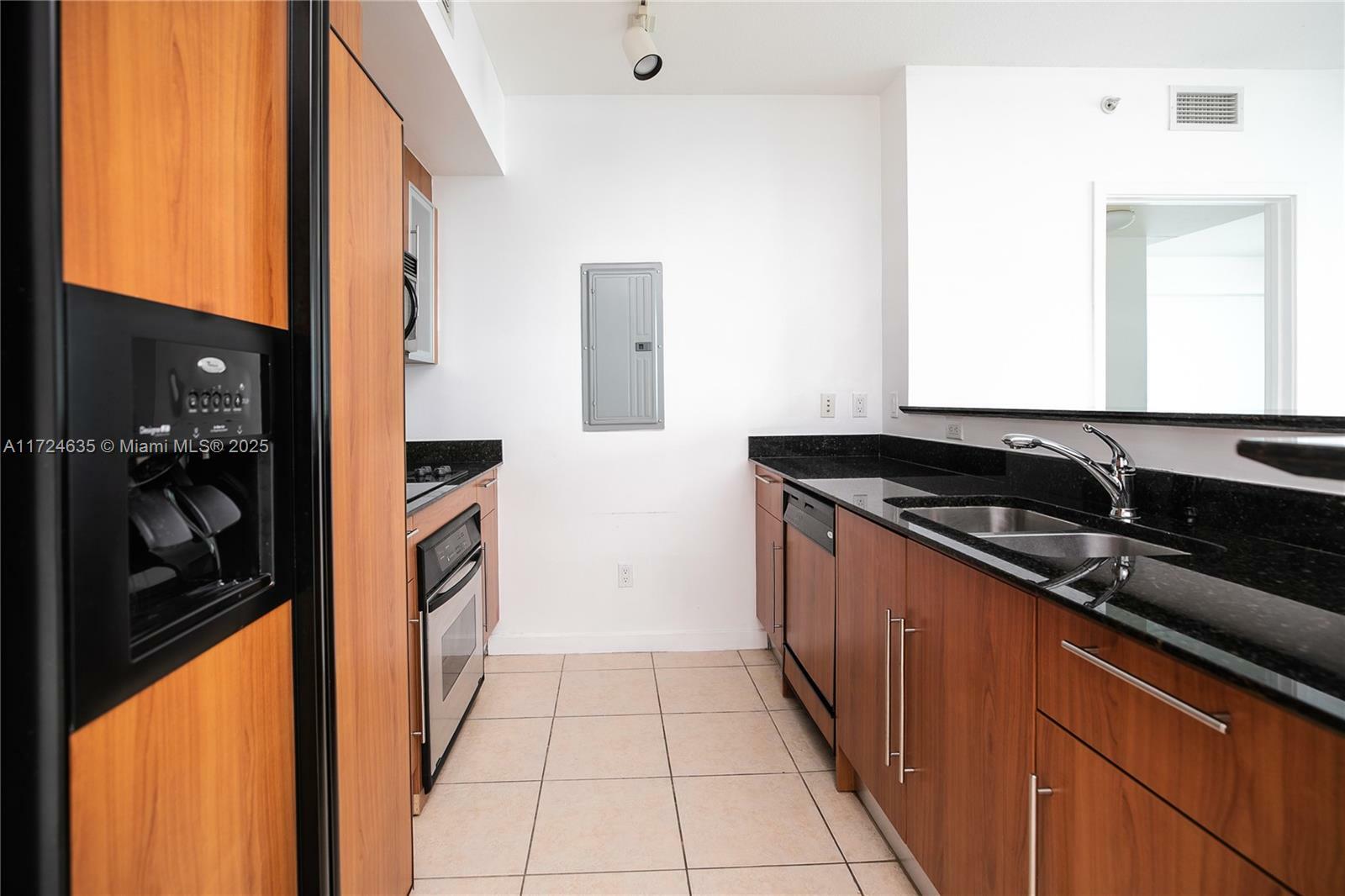 Property Photo:  335 S Biscayne Blvd 1108  FL 33131 