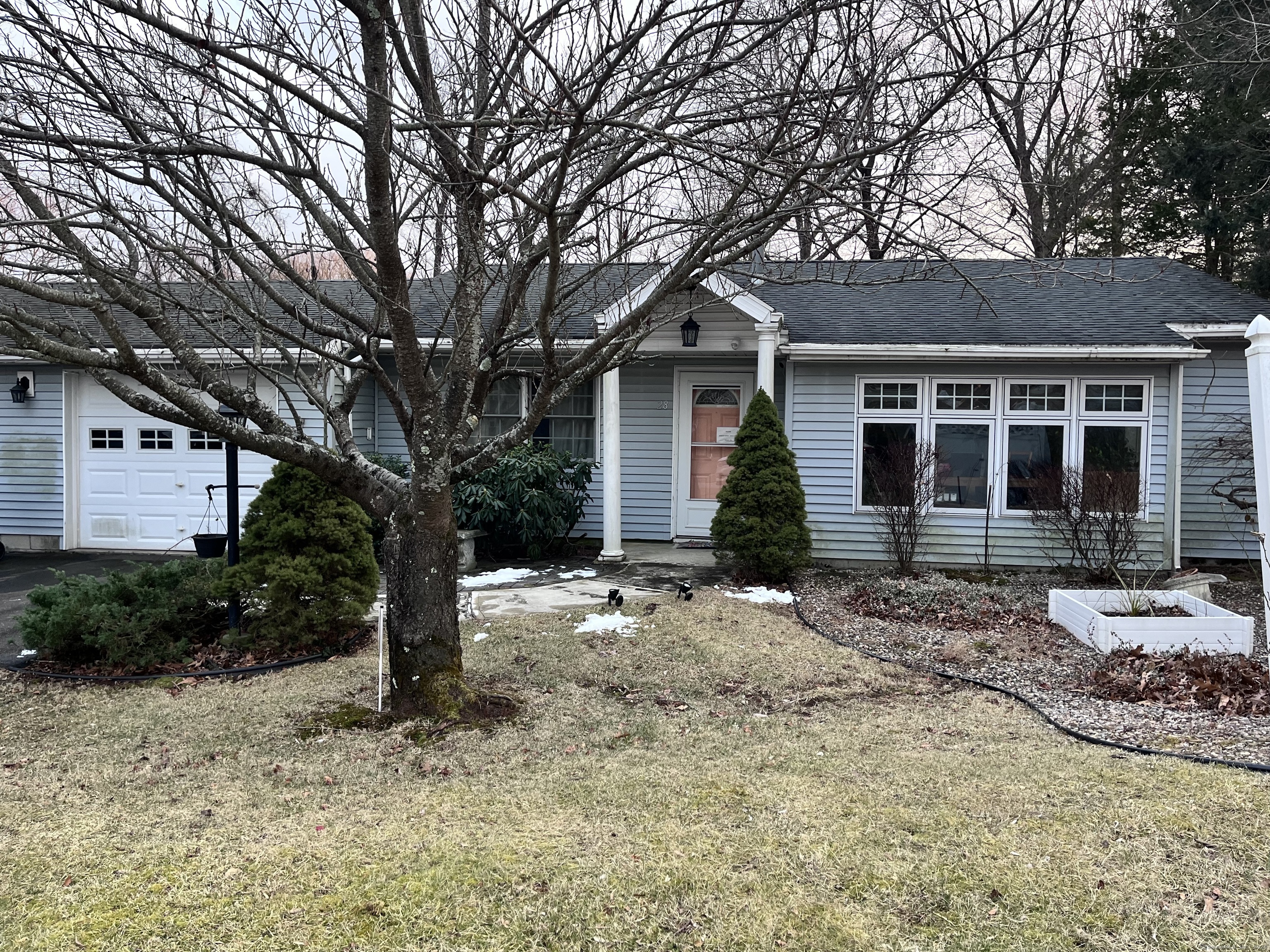 Property Photo:  28 Tanglewood Drive  CT 06518 