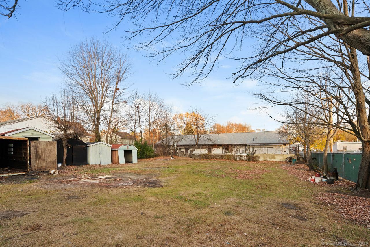 Property Photo:  460 Stonybrook Road  CT 06614 