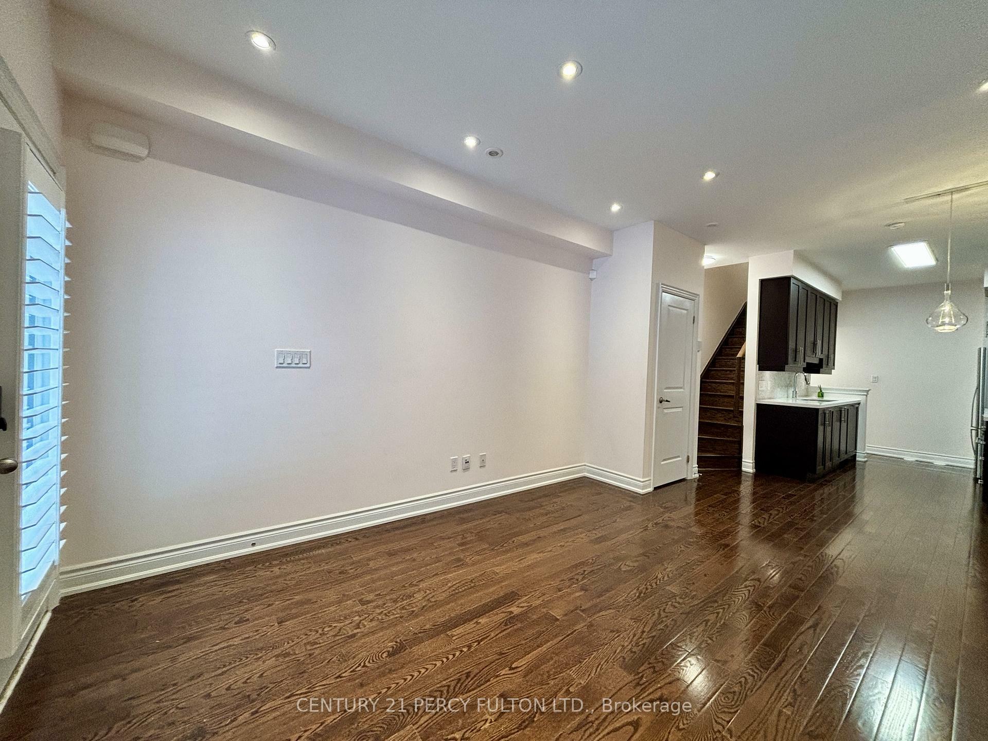 Property Photo: 50 Hargrave Lane 16 ON M4N 0A4