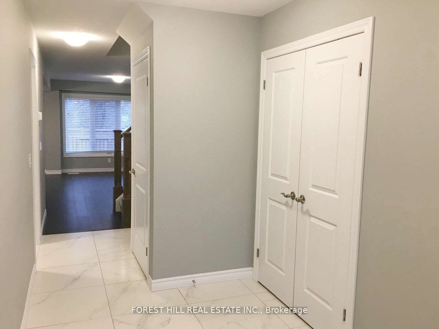 Property Photo:  1061 Eagletrace Dr 99  ON N6G 0T3 