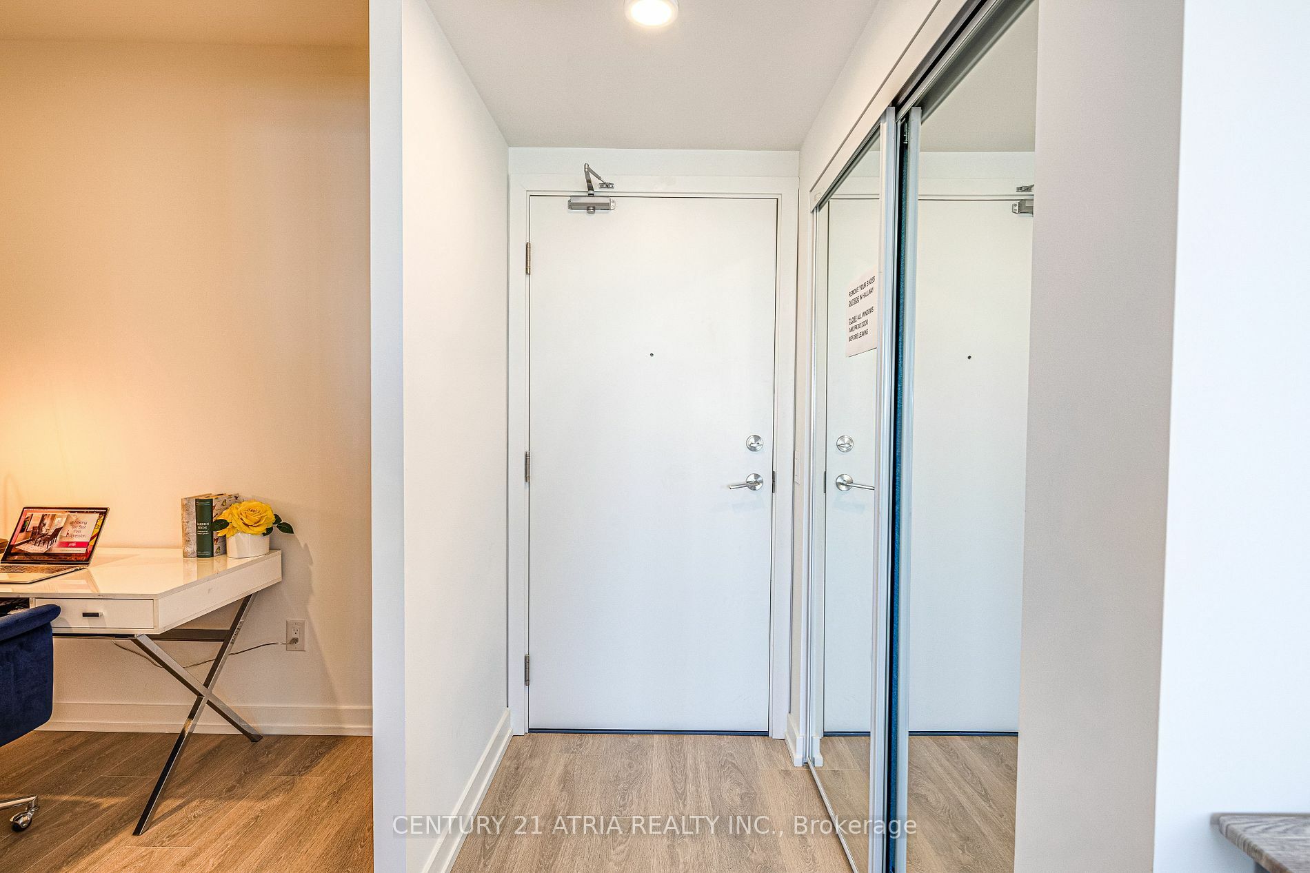 Property Photo:  1100 Sheppard Ave W 927  ON M3K 0E4 