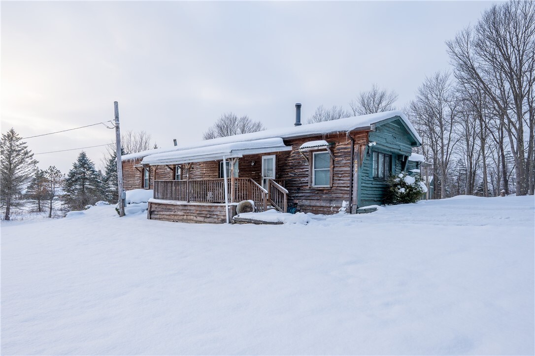 Property Photo: 437 Roaring Run Rd PA 15622