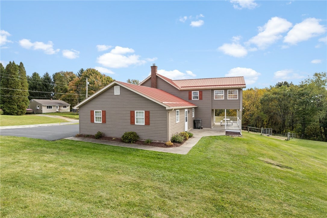 Property Photo:  152 Powell Road  PA 15066 