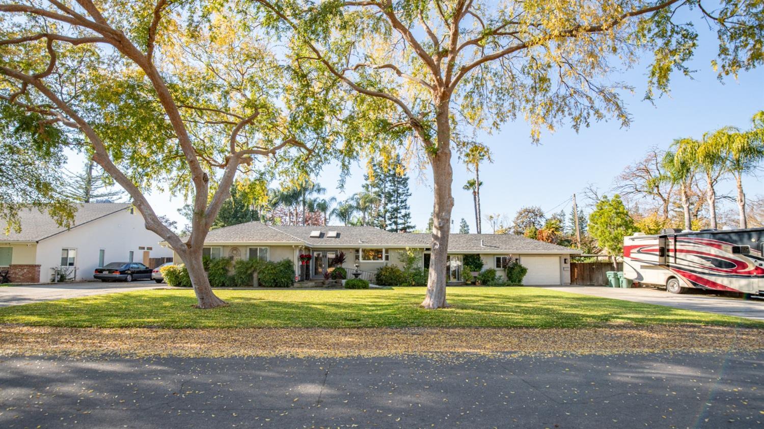 Property Photo: 1403 Rowena Way CA 95864