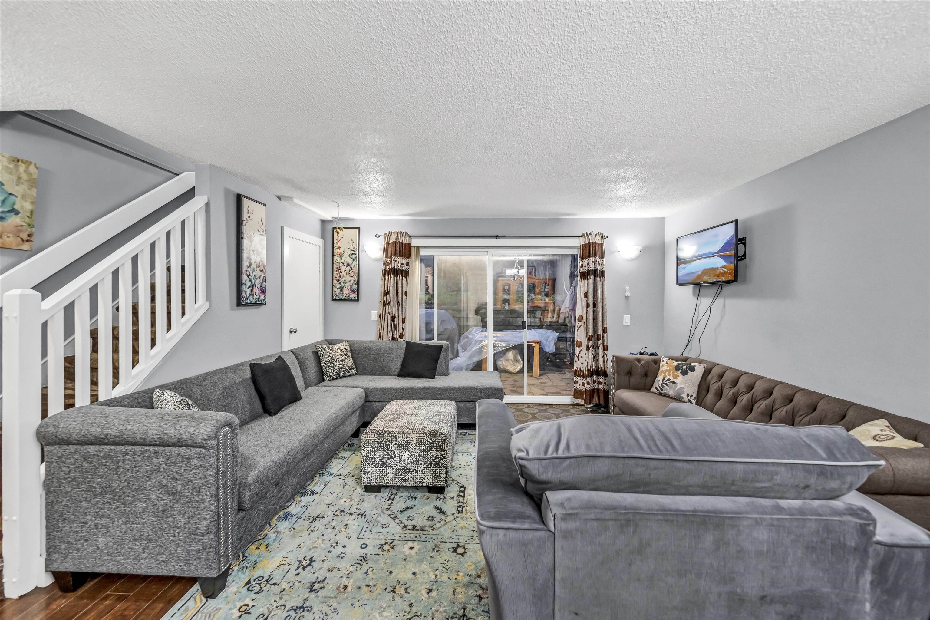 Photo de la propriété: 8555 King George Boulevard 27 BC V3W 5C3