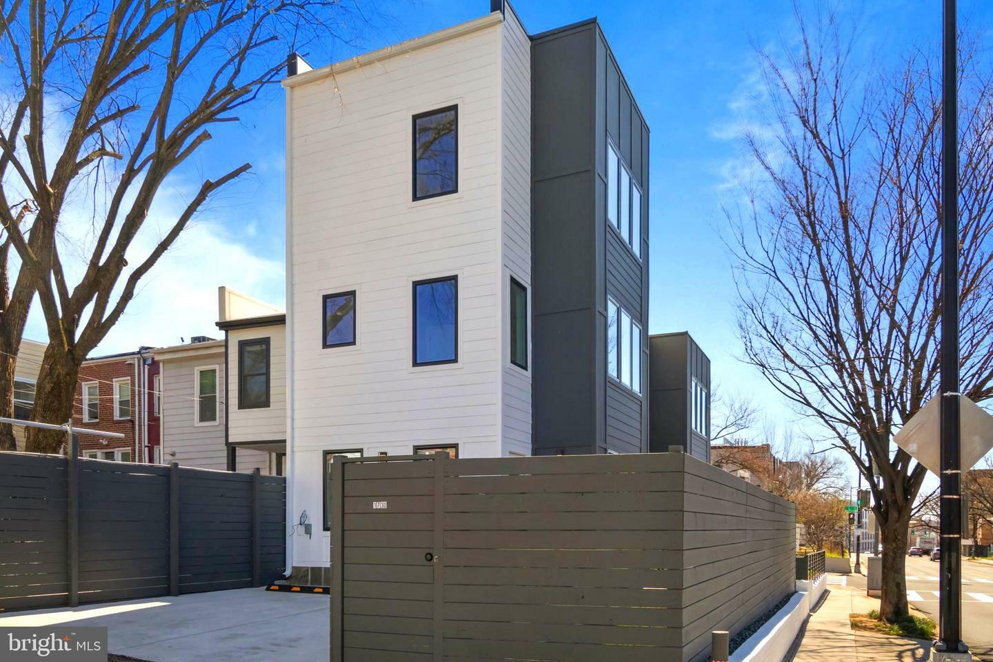 Property Photo:  1730 L Street NE 1  DC 20002 