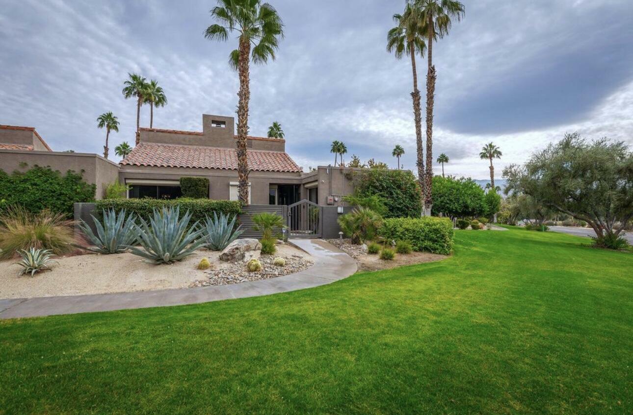 Property Photo:  507 Desert West Drive  CA 92270 