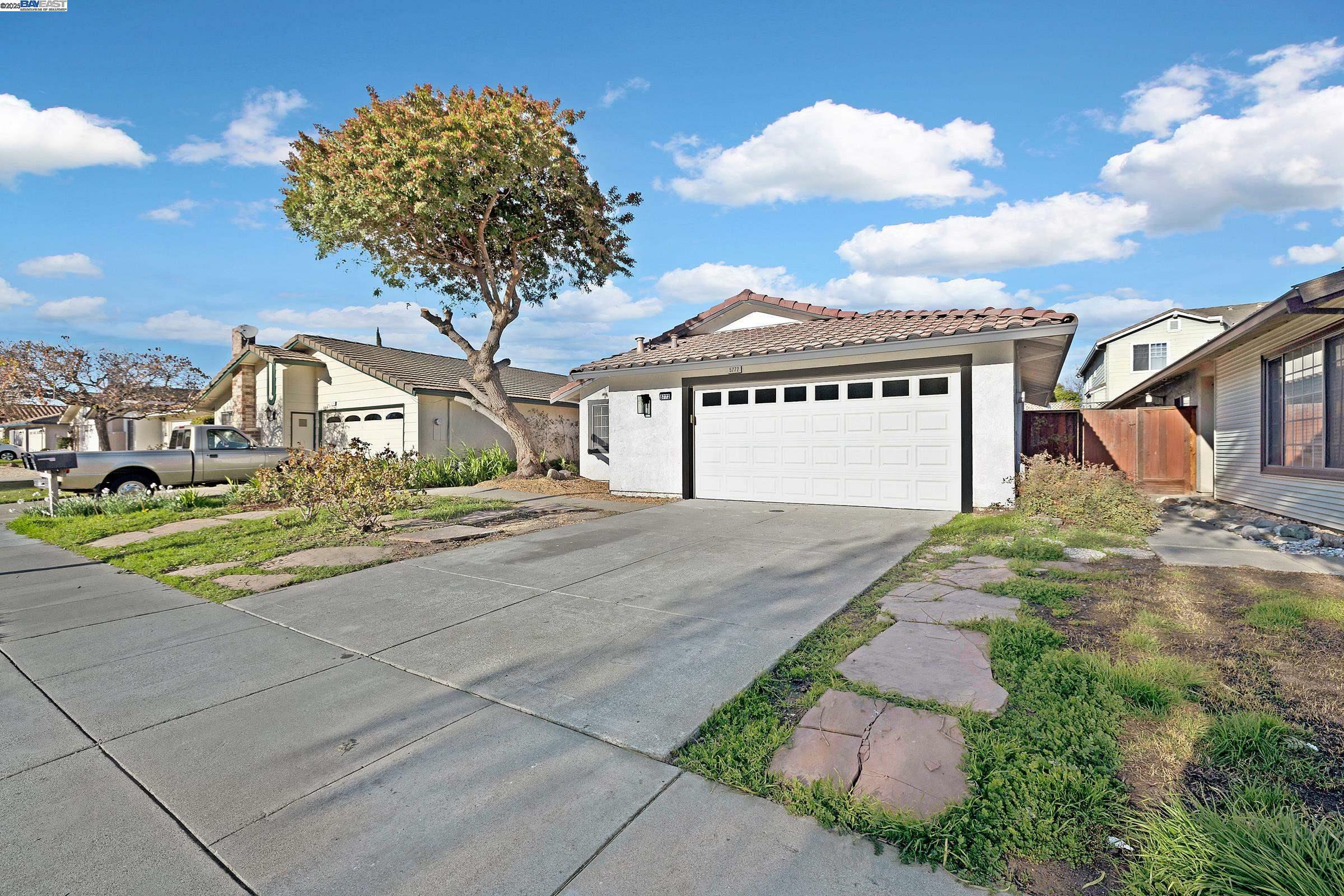 Property Photo:  5772 Bellflower Dr  CA 94560 