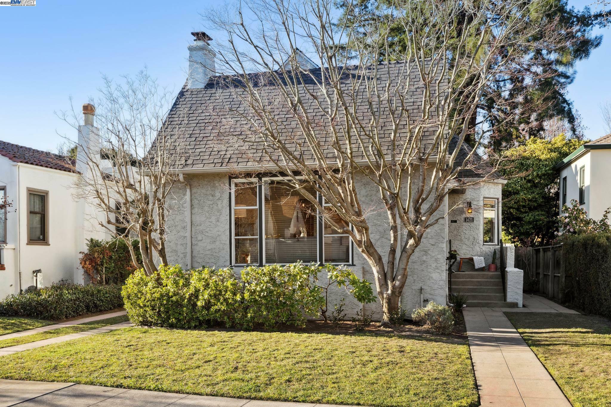 Property Photo:  1421 Grove St  CA 94501 