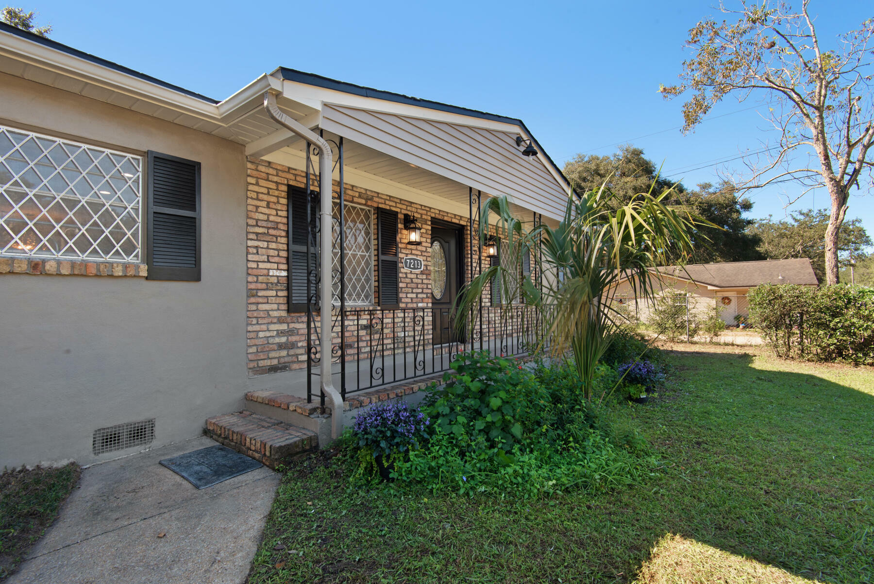 Property Photo:  7213 Velma Drive  FL 32526 