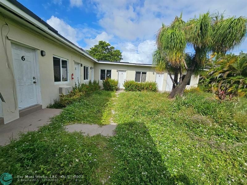 Property Photo:  1960 Rodman St  FL 33020 