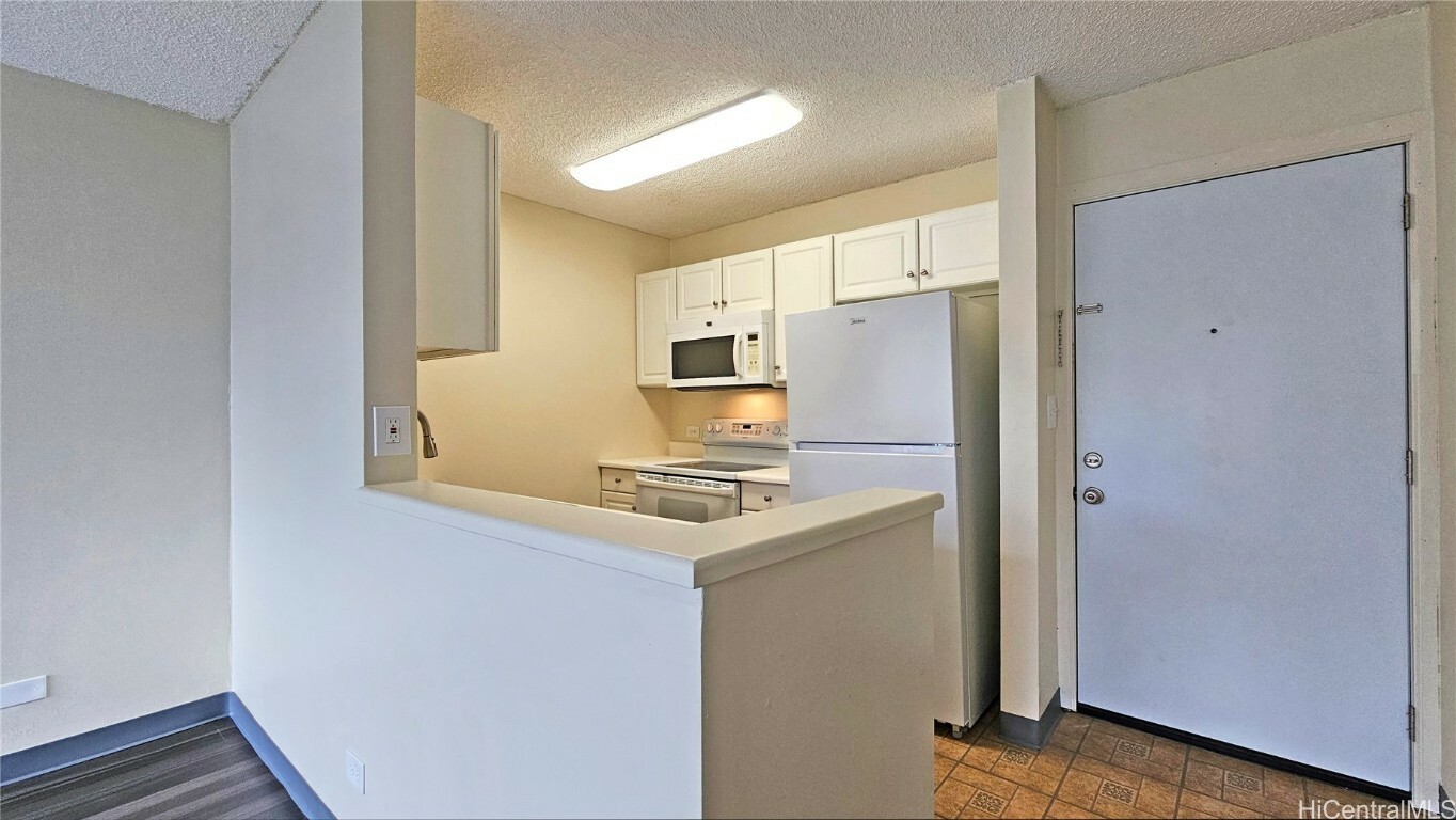 Property Photo:  725 Piikoi Street 206  HI 96814 