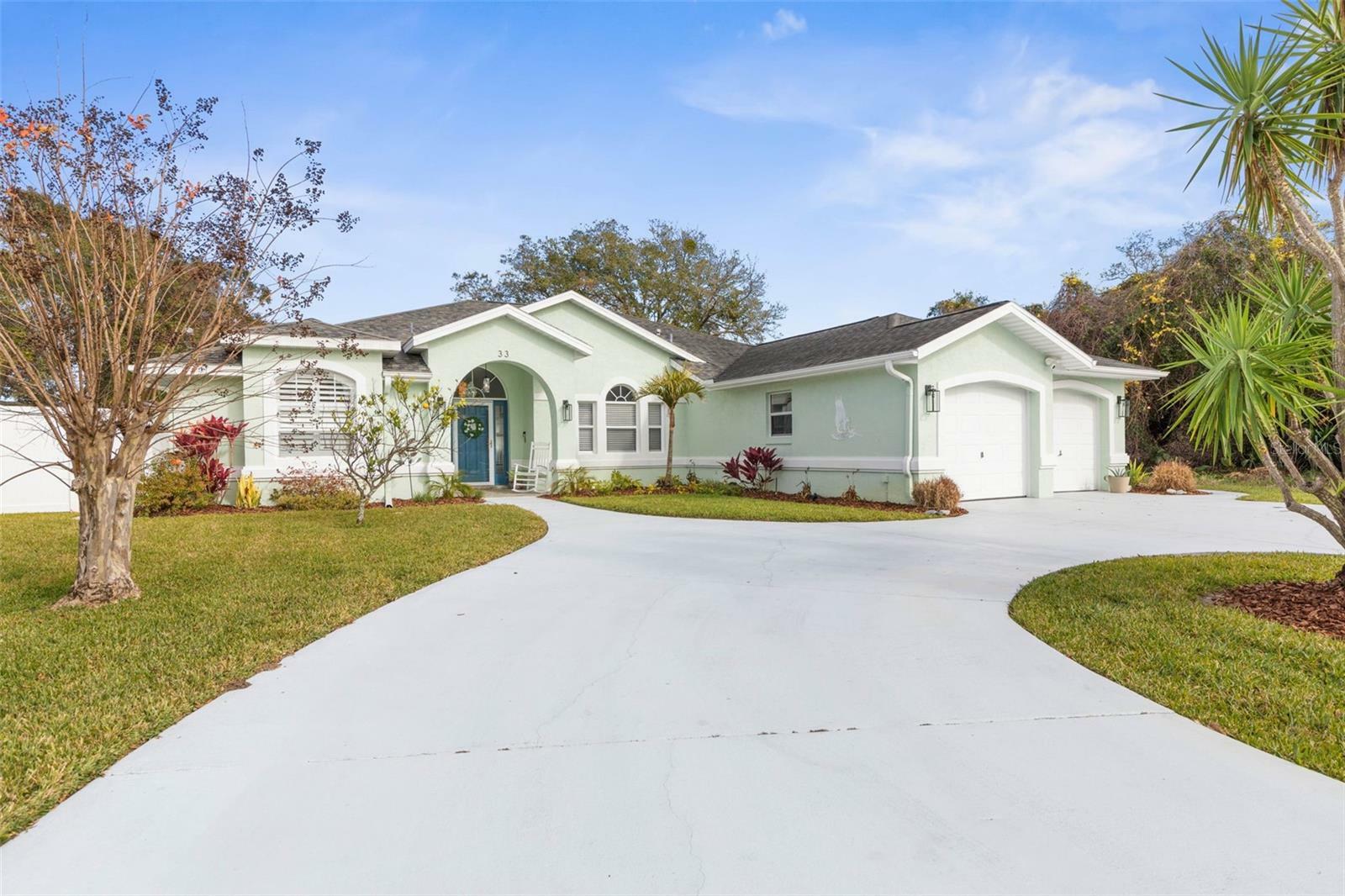 Property Photo:  33 Forrester Place  FL 32137 