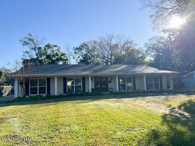 Property Photo:  1014 Eastwood Street  MS 39567 