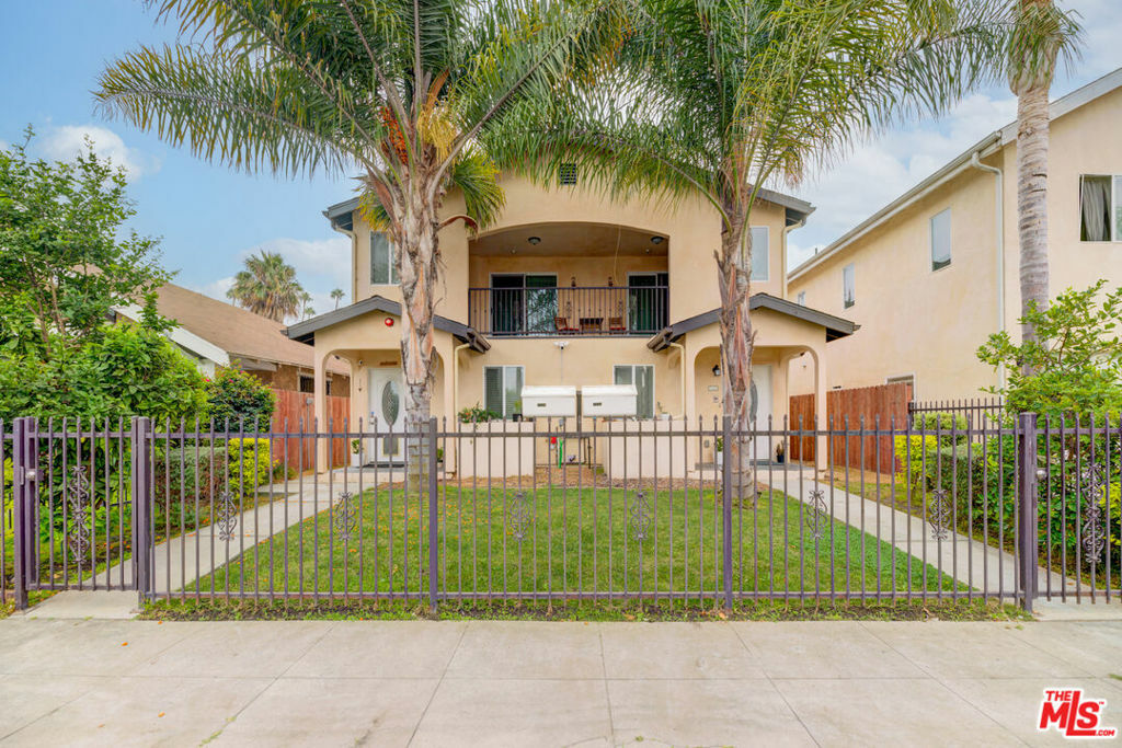 Property Photo:  1152 W 55th Street  CA 90037 